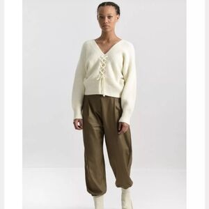 Lili Sidonio soft Knit Sweater VNeck Medium Off White
